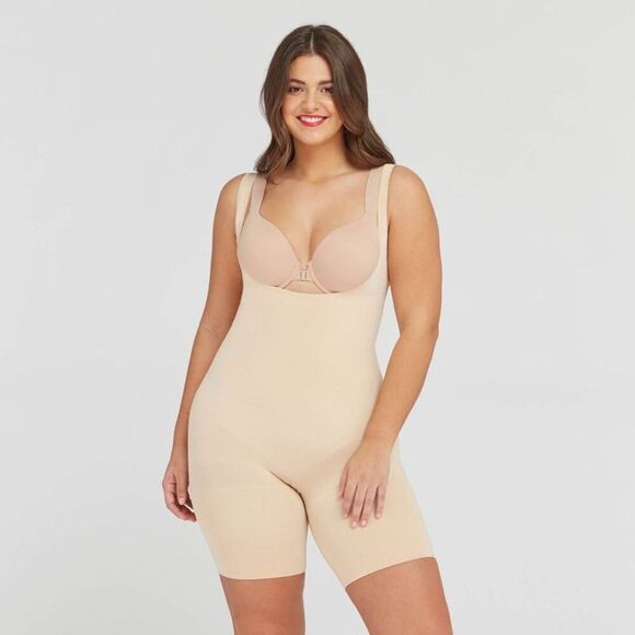ASSETS by SPANX - ASSETS SPANX Bodysuit Shapewear Plus Size Seamless Beige - Picture 1 of 4